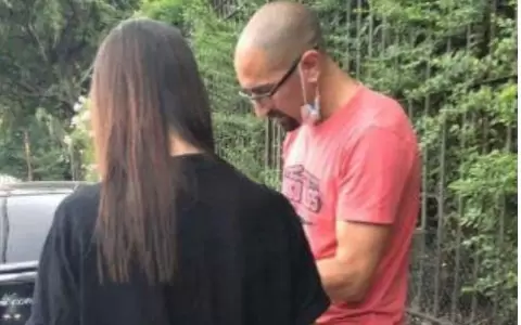 �rteman atropell� a una joven y la dej� con graves lesiones