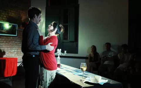 Vuelve la obra de teatro "Garlic bread" en formato audiovisual