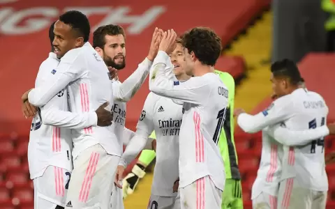 Real Madrid resiste en Anfield y consigue su pase a semifinales