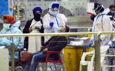 India super� por primera vez los 100.000 casos en un d�a