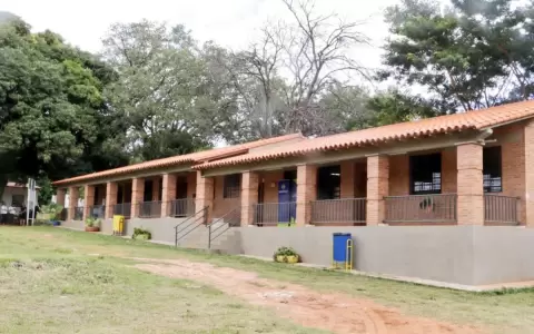 Entregaron al MEC obras realizadas en Escuela Mar�a Felicidad Gonz�lez