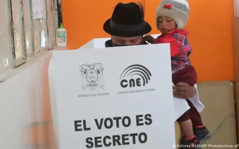 Per� y Ecuador abren urnas para elegir presidente