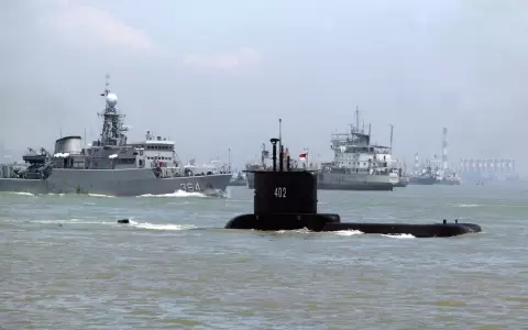 Indonesia: sigue b�squeda de submarino, mientras solo quedan 24 horas de ox�geno