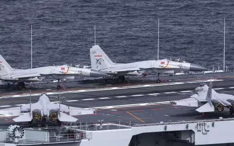 Crece tensi�n entre las chinas comunista y democr�tica con envio de aviones de combate