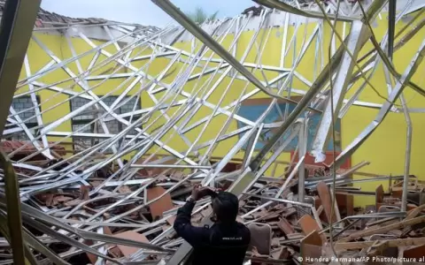 Terremoto deja al menos siete muertos en Indonesia