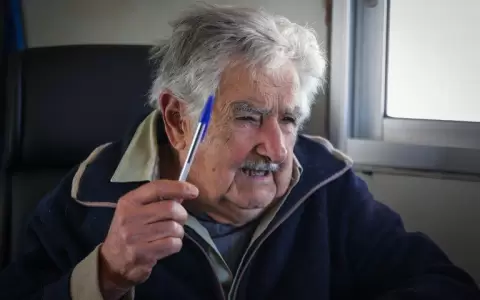 Mujica fue hospitalizado por una espina de pescado en el es�fago