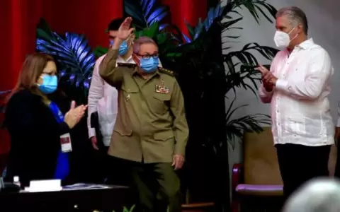 Ra�l Castro confirma que deja de ser presidente del Partido Comunista de Cuba