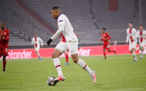 Doblete de Kylian Mbapp� para la victoria del PSG sobre el Bayern