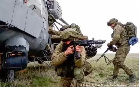 Rusia comienza a retirar sus tropas de la frontera con Ucrania