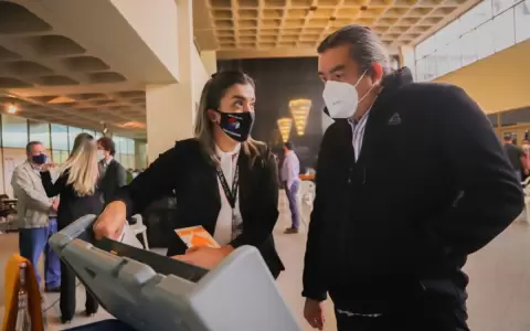 Ljubetic ratifica que suspender elecciones tendr�a un golpe econ�mico