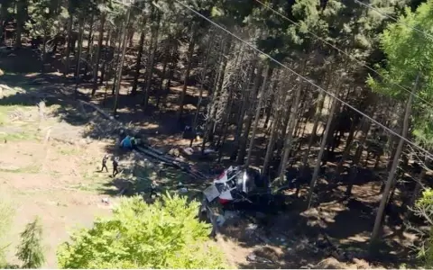 Cay� un telef�rico en Italia: nueve muertos y dos heridos graves