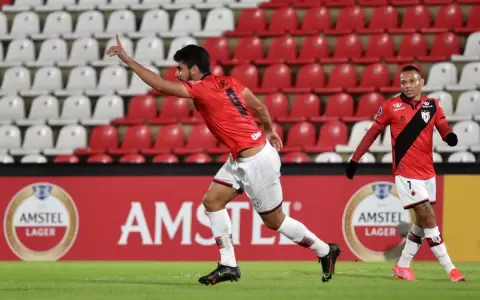 Libertad, otro de los paraguayos que cae ante un equipo brasile�o