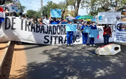 Funcionarios de Cl�nicas denuncian precariedades y amenazan con paro