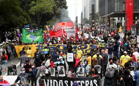 Brasil: Miles salieron a las calles pidiendo juicio pol�tico a Bolsonaro