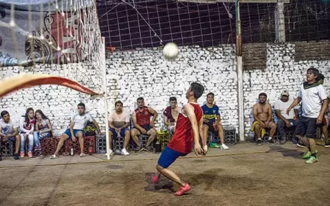 Capiat�: realizan diligencias por cierre de calle para juego de piki v�ley