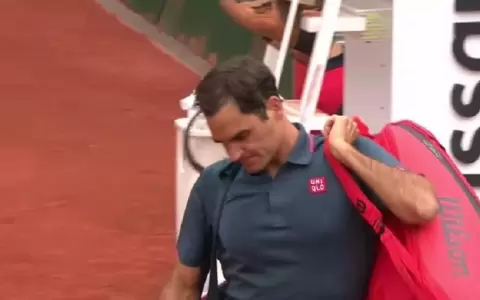 Roger Federer regresa a las pistas con una derrota ante Pablo And�jar