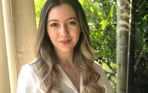 Larissa Casa�as: �El amor propio empieza cuando te mim�s�