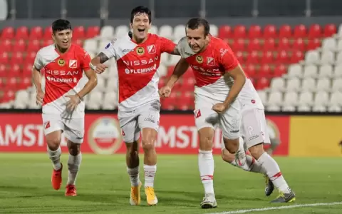 El Kelito consigue un triunfazo ante Pe�arol y se mantiene con vida