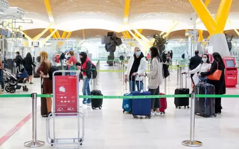 Vacunas, el nuevo pasaporte para salir al mundo