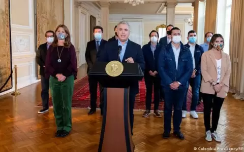 Duque pide retirar proyecto de reforma tributaria que provoc� protestas en Colombia