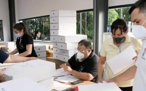 Doce mil maletines electorales sos alistados para su distribuci�n nacional
