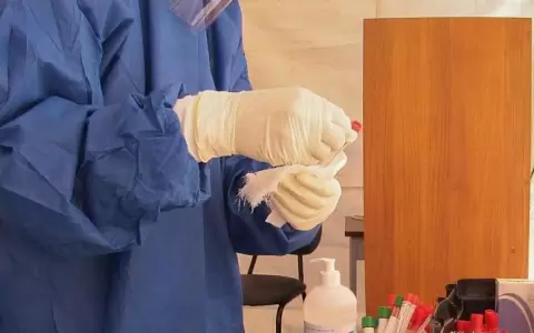 Salud report� 2.181 nuevos positivos de Covid-19 y 55 fallecidos