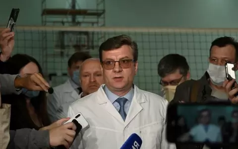 Desaparece doctor que atendi� a Navalny tras el envenenamiento del opositor