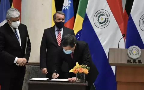 Canciller�a confiri� una condecoraci�n p�stuma a embajadora Elisa Ru�z D�az