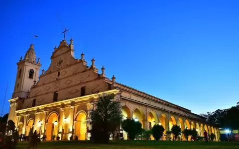 Recorrido hist�rico-cultural por el barrio Sant�sima Trinidad