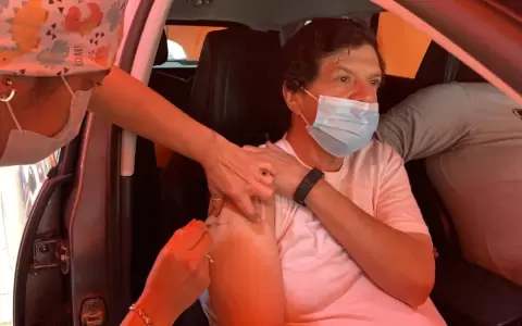 Salud habilita a personas de 62 a�os a vacunarse contra el Covid-19