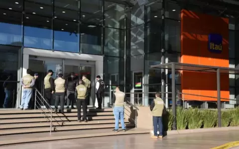 Comuna asuncena clausura actividades a sucursal del banco Ita�