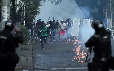Violentos enfrentamientos en Cali marcan �ltima jornada de protestas en Colombia