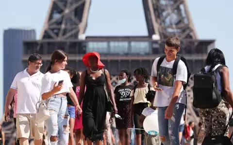 Francia anuncia menos restricciones a partir del 19 de mayo