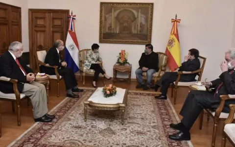 Canciller espa�ola anuncia donaci�n de medicamentos para pacientes con Covid
