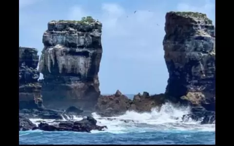 Colaps� el Arco de Darwin, uno de los principales atractivos naturales de Isla Gal�pagos