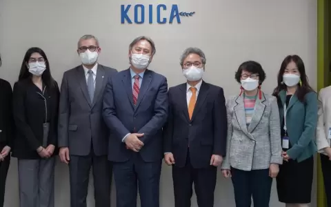 Representante paraguayo se reuni� con el presidente de KOICA