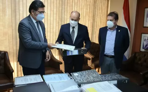 Senado recibi� informes y documentaciones de la EBY