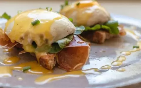 The Hunt: el objetivo, Huevos benedictinos en Asunci�n