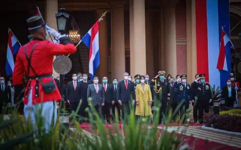 Discretos festejos oficiales por los 210 a�os de vida independiente del Paraguay