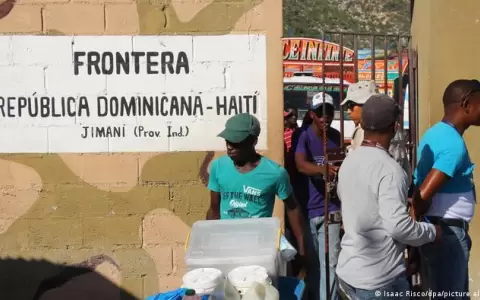Rep�blica Dominicana levanta valla en frontera con Hait�