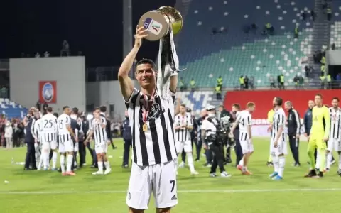 Cristiano Ronaldo: �Gracias a los que formaron parte de este viaje�