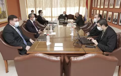 EBY respondi� sobre fondos sociales, Itaip� a�n no: Contralor�a anuncia acci�n legal