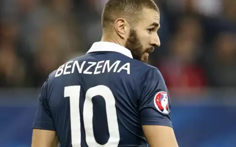 Francia oficializa convocatoria de Karim Benzema para la Eurocopa