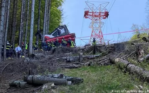 Italia promete investigar accidente de telef�rico que caus� 14 muertos