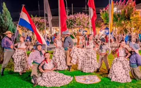 Vuelve la obra teatral "Fiesta campesina"