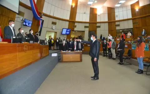Asume reemplazante de Portillo en Diputados