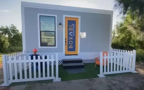 Elon Musk se mud� a "casita� de 36 metros cuadrados
