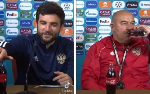 El anti Ronaldo: DT de Rusia toma gaseosa en plena conferencia