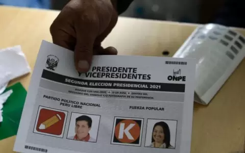 Per�: Castillo ampl�a ventaja sobre Fujimori en la recta final del conteo