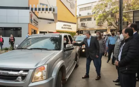 Partieron maletines electorales y m�quinas de votaci�n a todo el pa�s